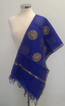 Load image into Gallery viewer, DUPATTA - GOLDEN THREAD WORK
