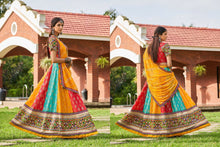 Load image into Gallery viewer, Chanya Choli for Navaratri
